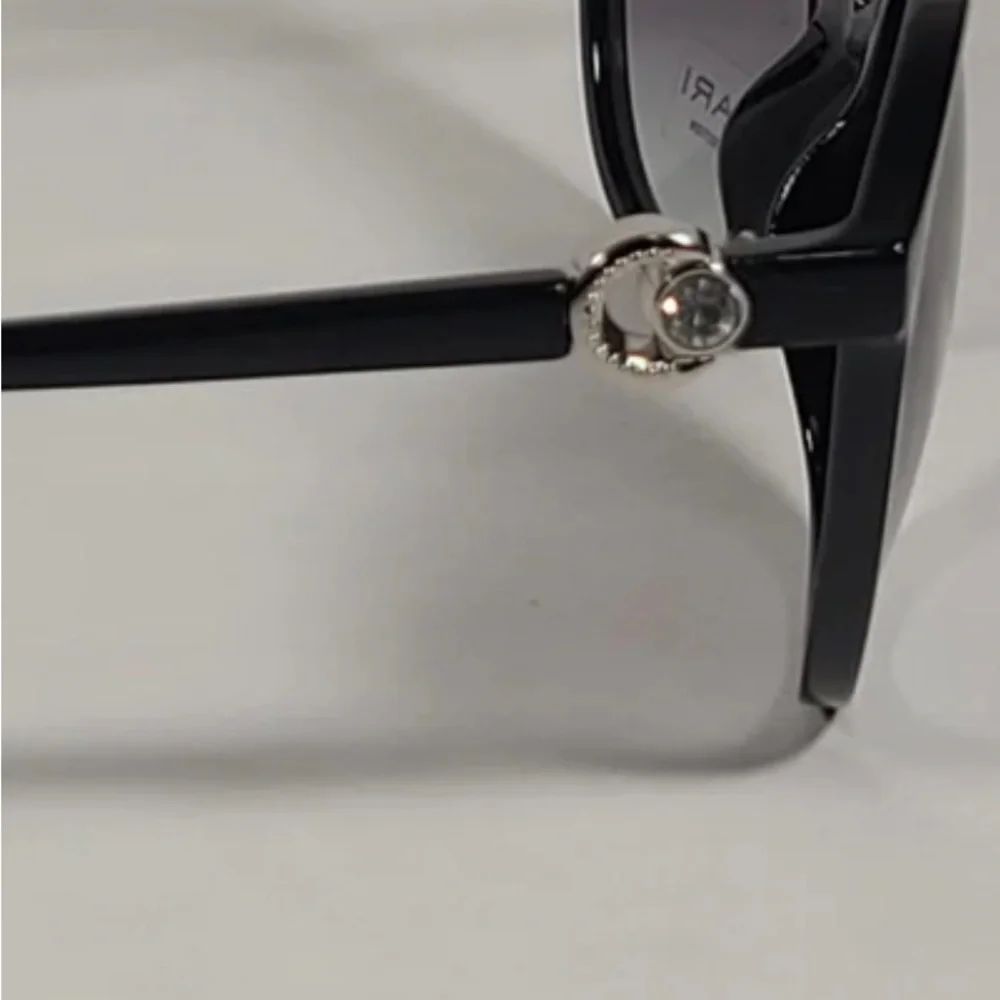 Tahari cat eye rhinestone sunglasses UC